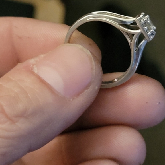 Diamond Ring - Picture 4 of 8